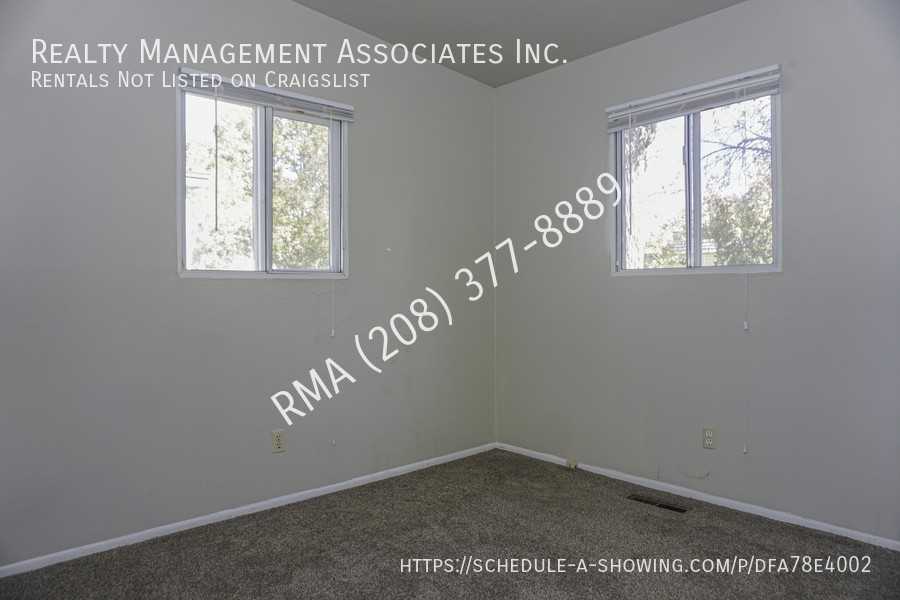 1903 N 32nd St - Photo 7 of 8