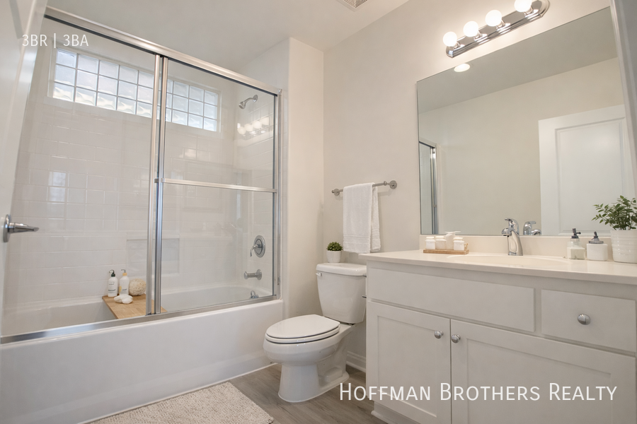 7395 W Manchester Ave #207 - Photo 4 of 7