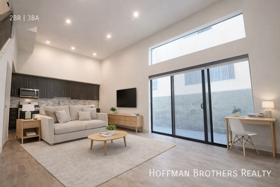 115 S St Andrews Pl #5 - Photo 2 of 8