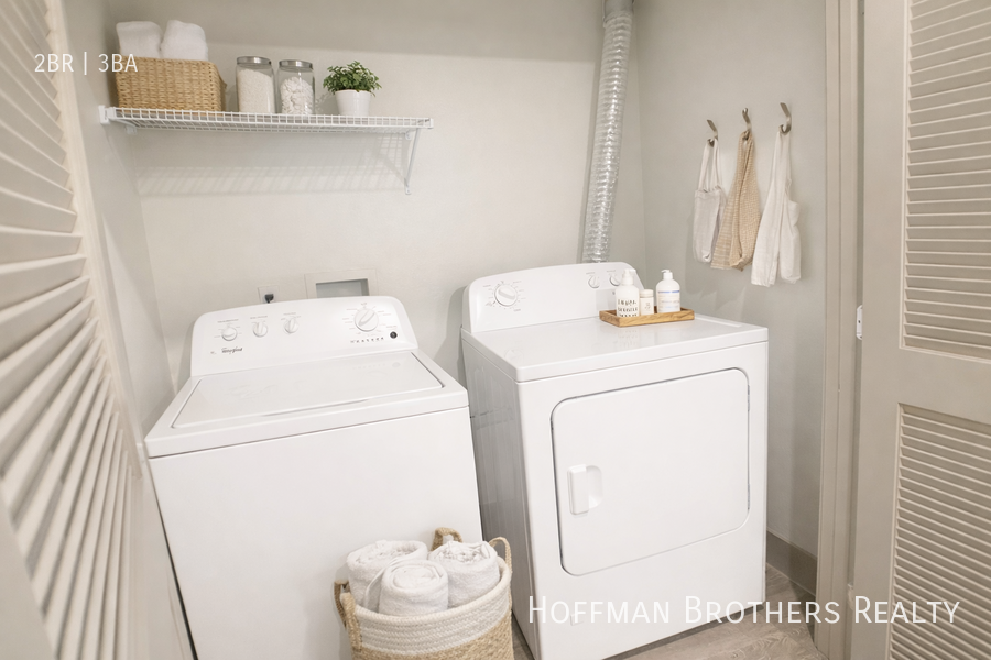 115 S St Andrews Pl #5 - Photo 6 of 8