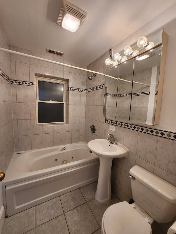 6645 19th St #1E - Photo 3 of 6