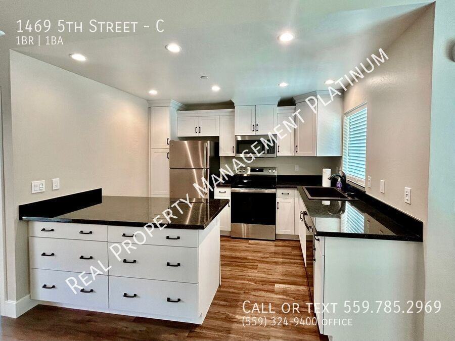 1469 5th St #C - Photo 2 of 15