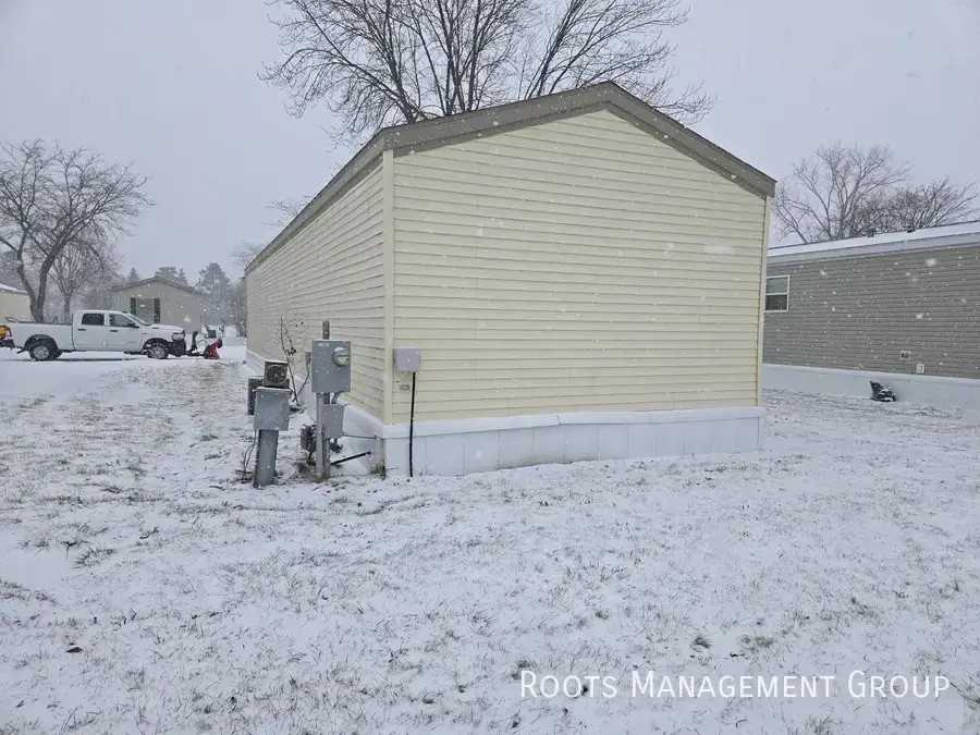 2772 Apollo Dr - Photo 4 of 24