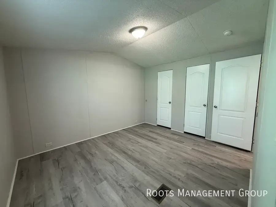 115 W Loudon Ave #M106 - Photo 7 of 12