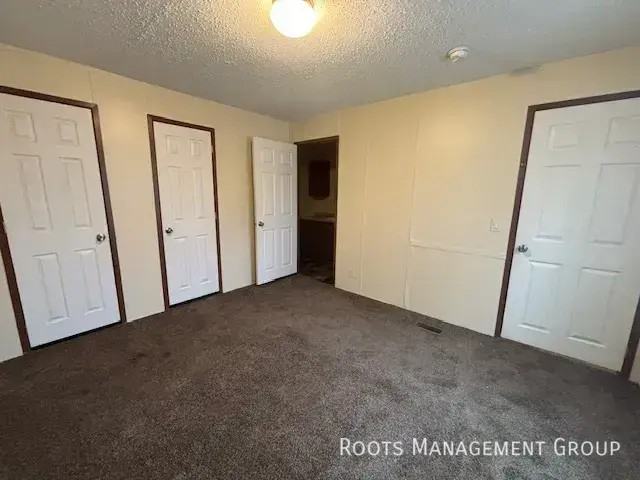 4 Birch Crest Dr #4 - Photo 6 of 17