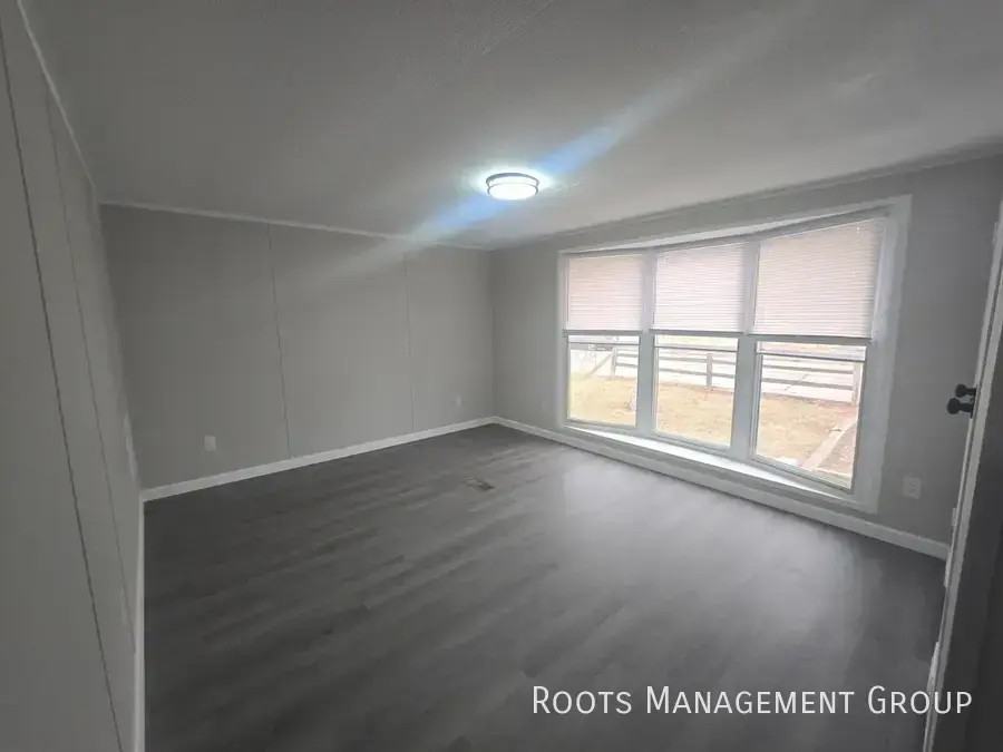 8411 N Selkirk Dr - Photo 4 of 10