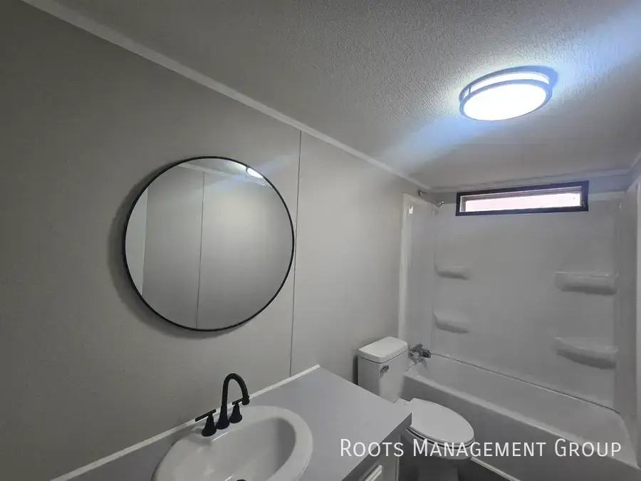 8411 N Selkirk Dr - Photo 6 of 10