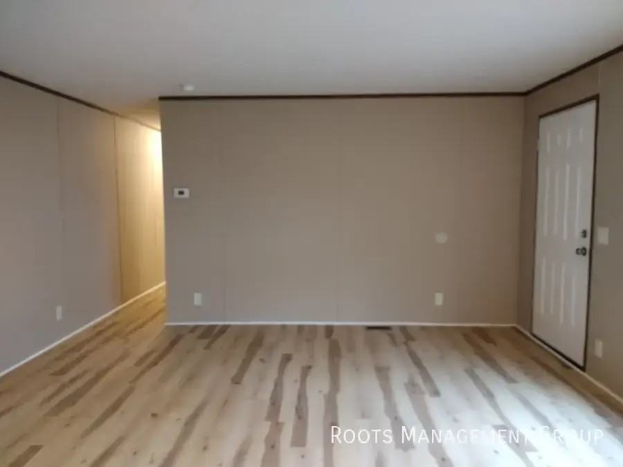 2334 Cascade Ave - Photo 3 of 10