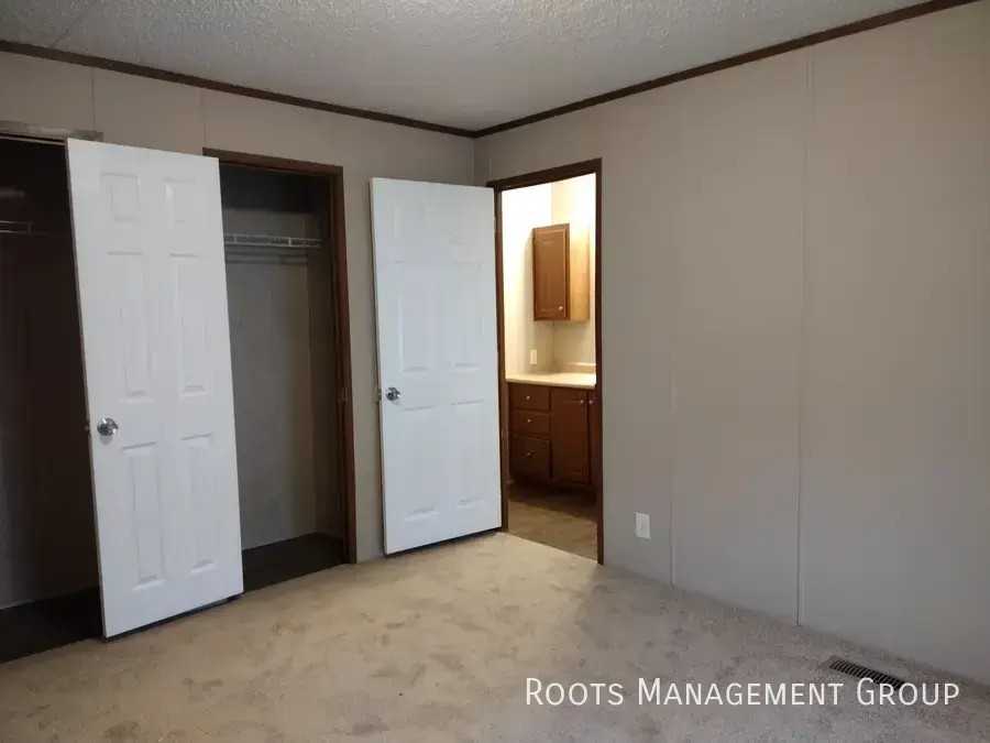 2334 Cascade Ave - Photo 5 of 10