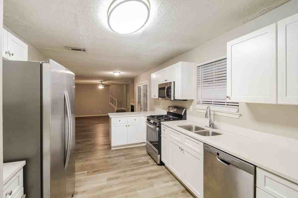 3311 Royal Springs Ct - Photo 7 of 17