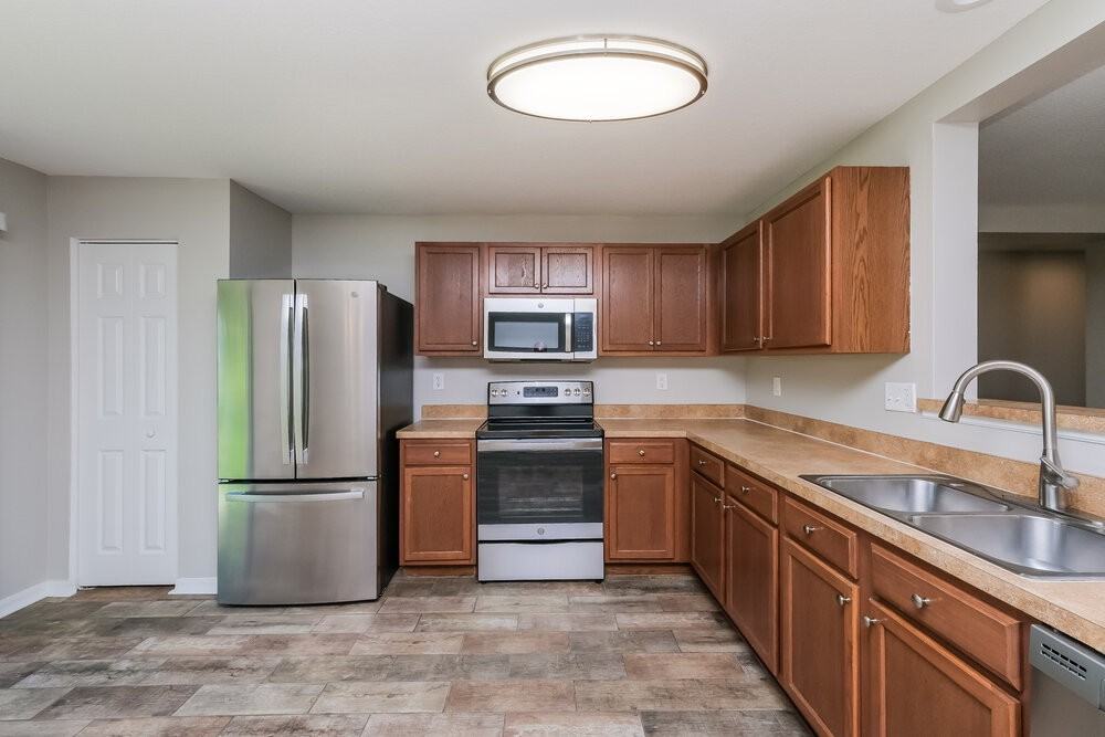 7406 Bridgeview Dr - Photo 6 of 16