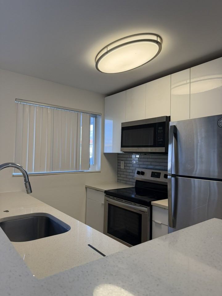 450 West Camino Real #108 - Photo 4 of 17