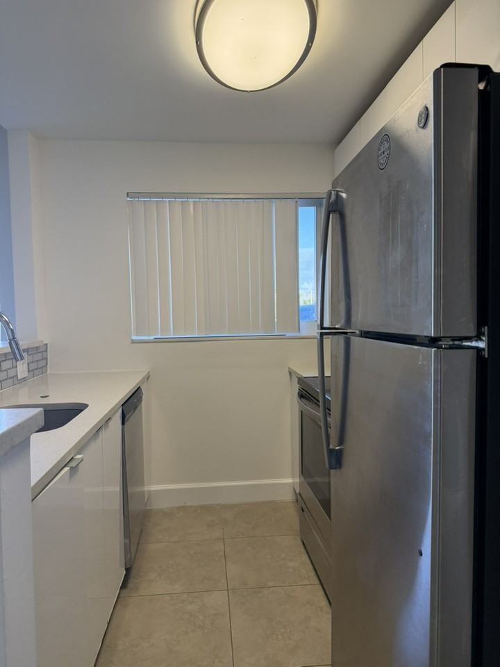 450 West Camino Real #108 - Photo 5 of 17