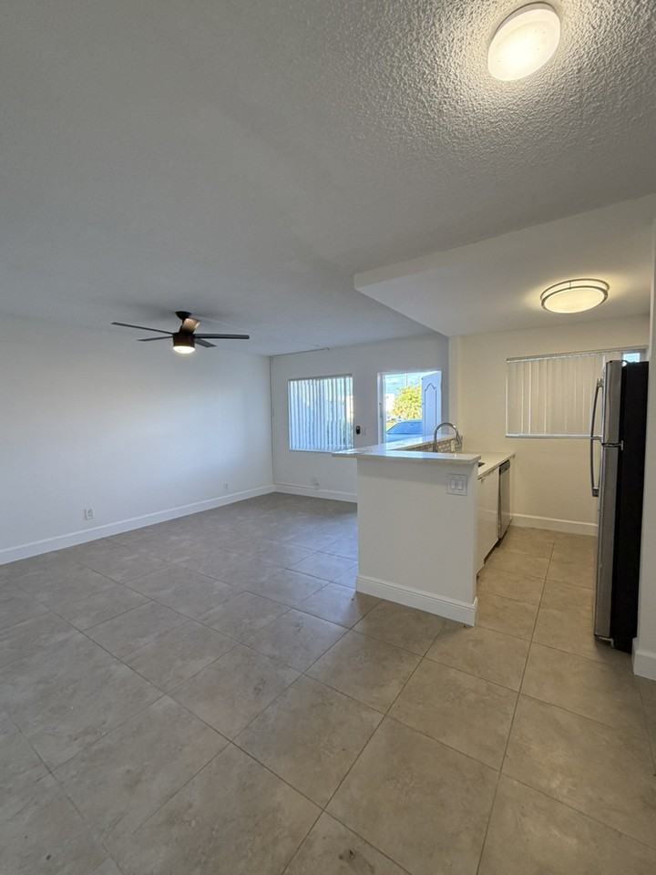 450 West Camino Real #108 - Photo 7 of 17