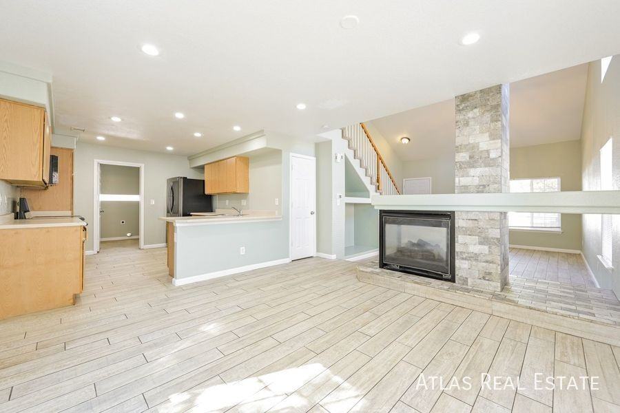 4834 Genoa St - Photo 5 of 21