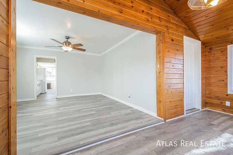 657 Irving St - Photo 5 of 20