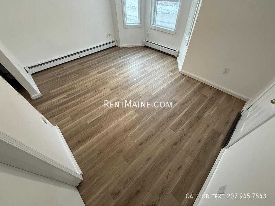 152 3rd St #7 - Photo 4 of 11