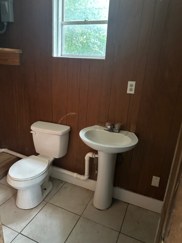 2413 Ross Ave - Photo 3 of 12