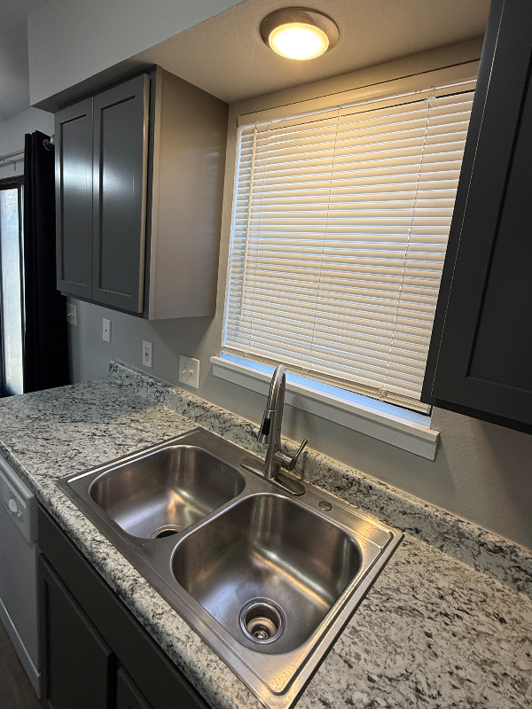 620 S Mount Carmel Ave #1 - Photo 6 of 13