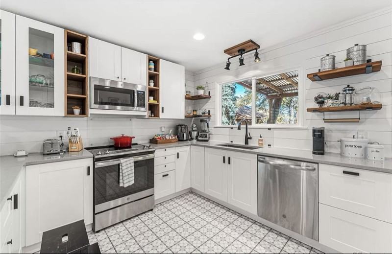 4262 S Laredo Way - Photo 4 of 10