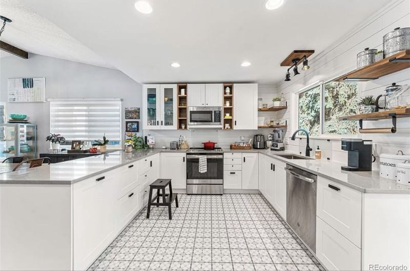 4262 S Laredo Way - Photo 5 of 10