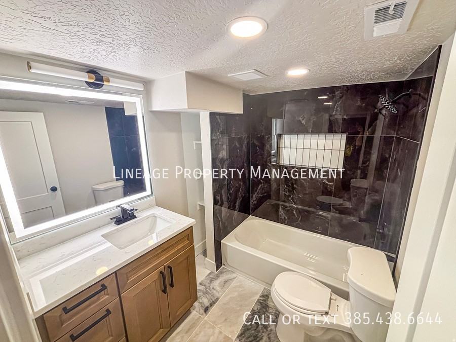 535 S 900 W #B - Photo 2 of 8