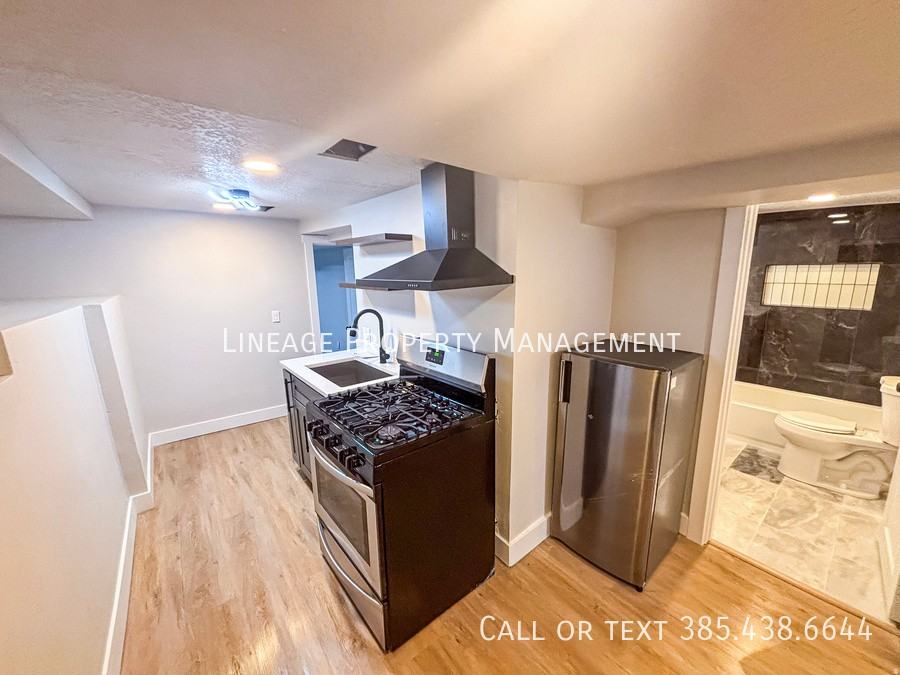 535 S 900 W #B - Photo 5 of 8