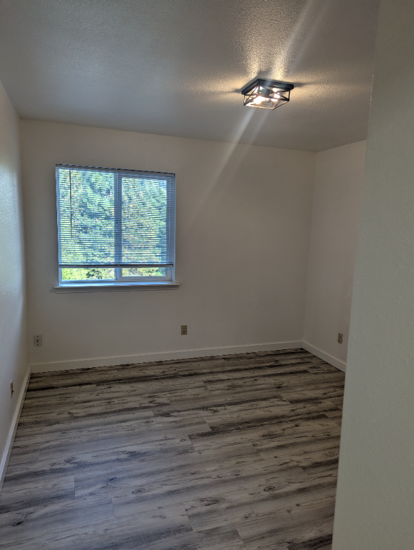 700 S Weed Blvd #3 - Photo 5 of 13