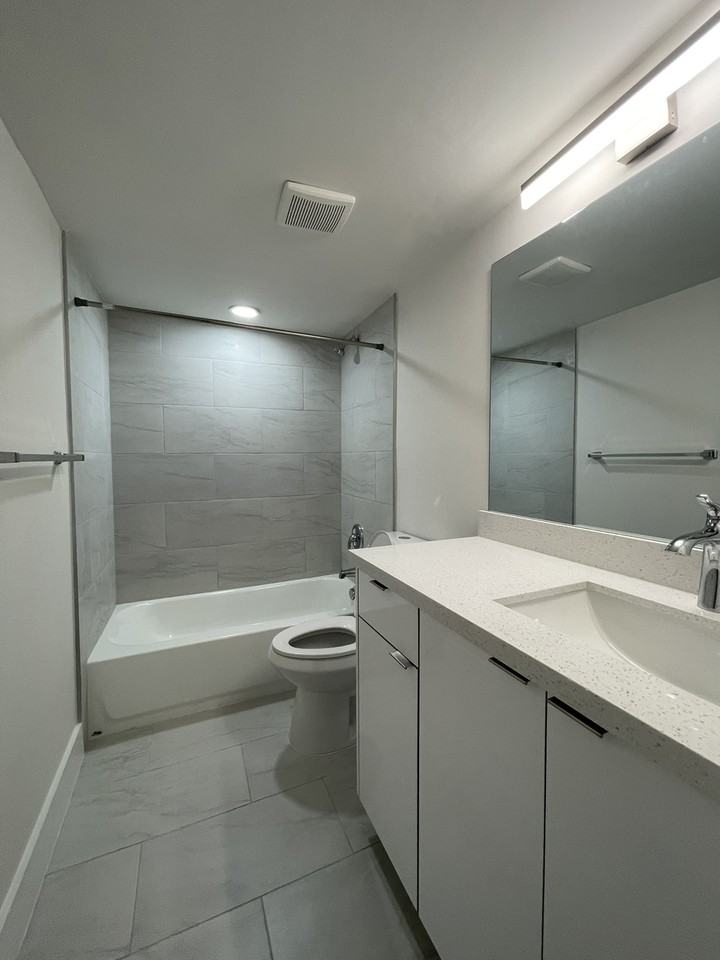 1325 Southeast 8th Avenue #B203 - Photo 2 of 7