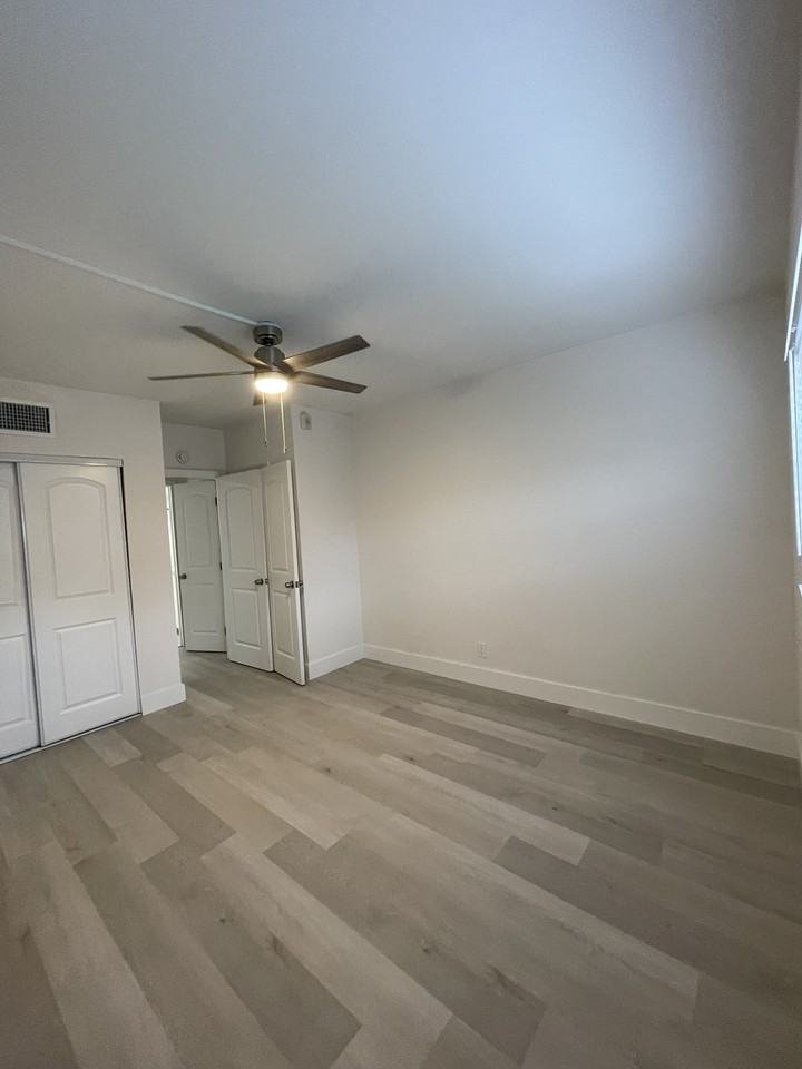 1325 Southeast 8th Avenue #B203 - Photo 4 of 7