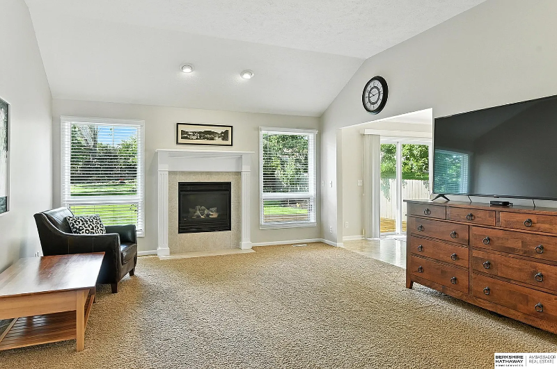 16125 Timberlane Dr - Photo 3 of 20