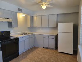 525 Laurel St #17 - Photo 1 of 1