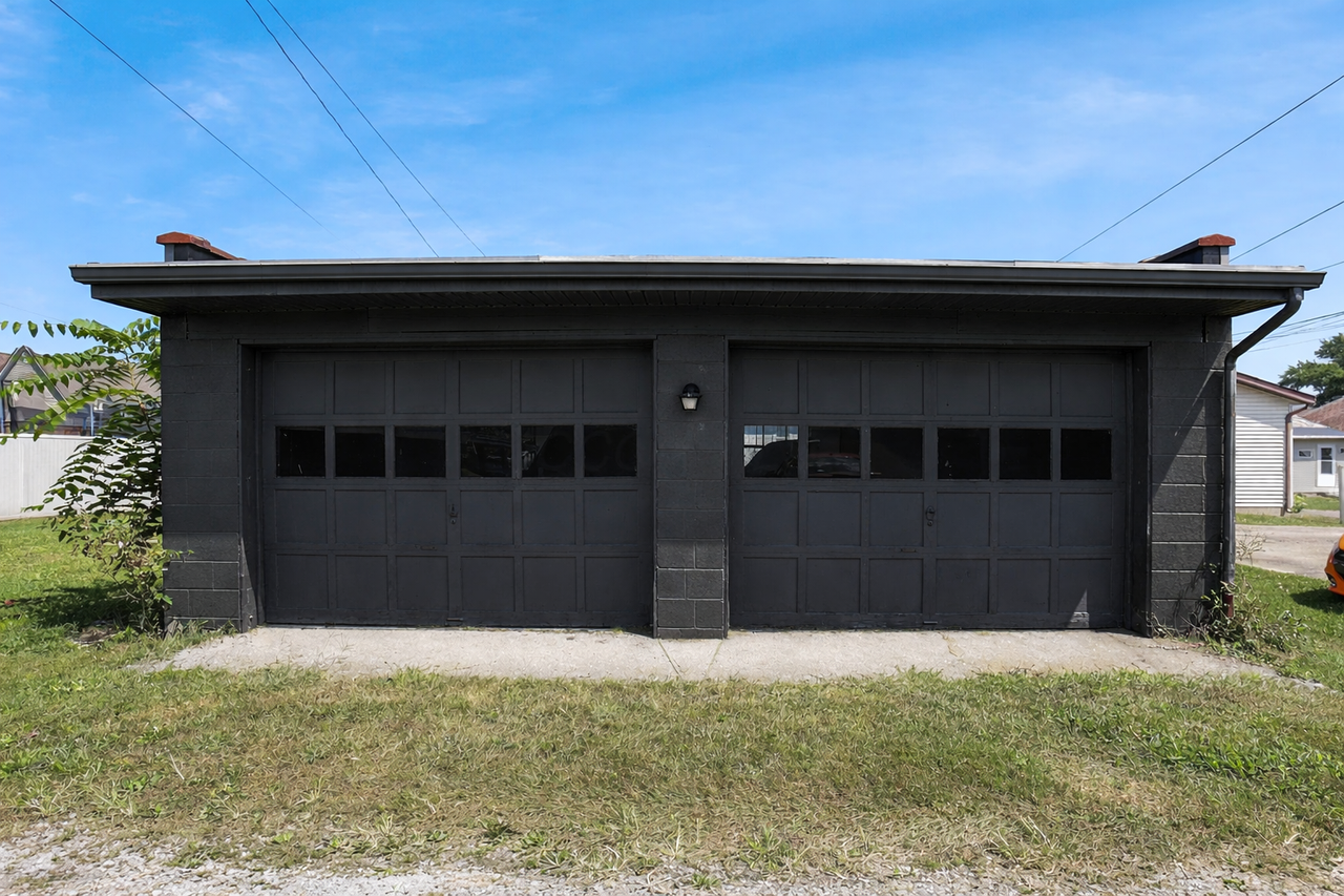 565 E Main St #565EMAINST - Photo 3 of 4