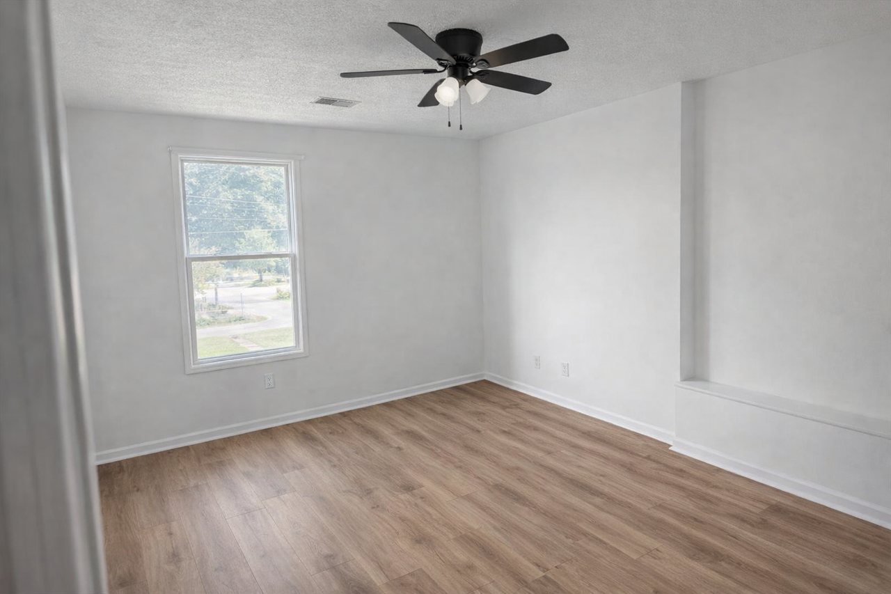 184 Fountain St - Photo 2 of 4