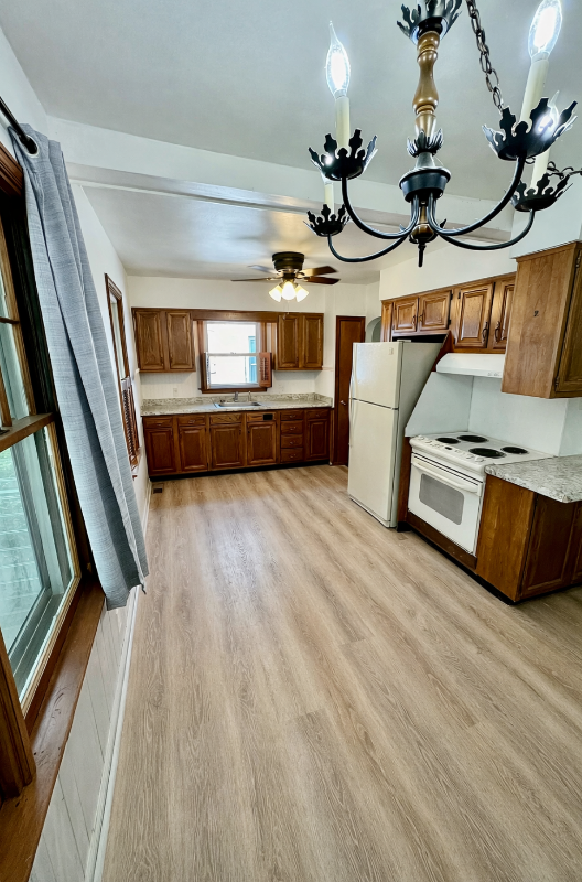 112 S Villa Dr - Photo 2 of 7