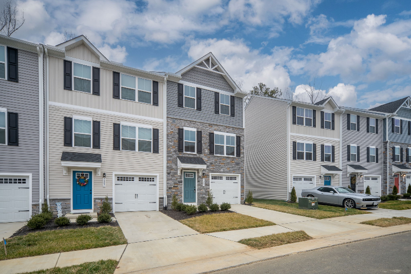 7263 Congressional Cir - Photo 3 of 50