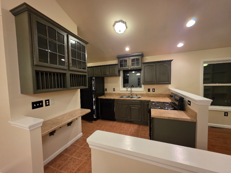 180 Lakewood Dr - Photo 4 of 11