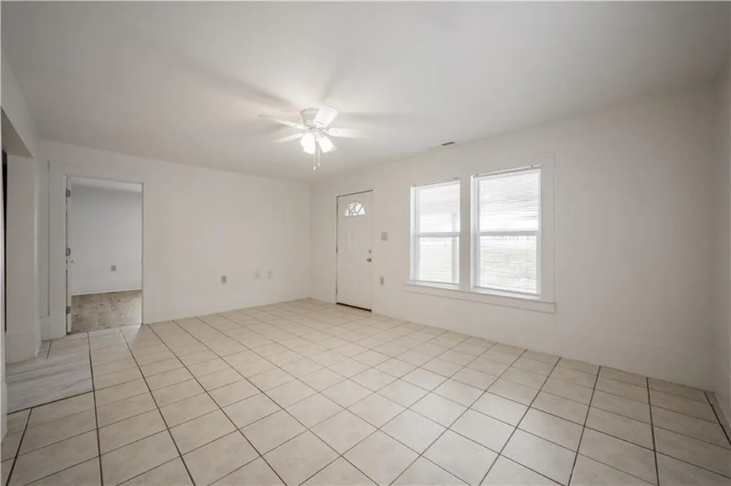 129 Main St - Photo 3 of 10