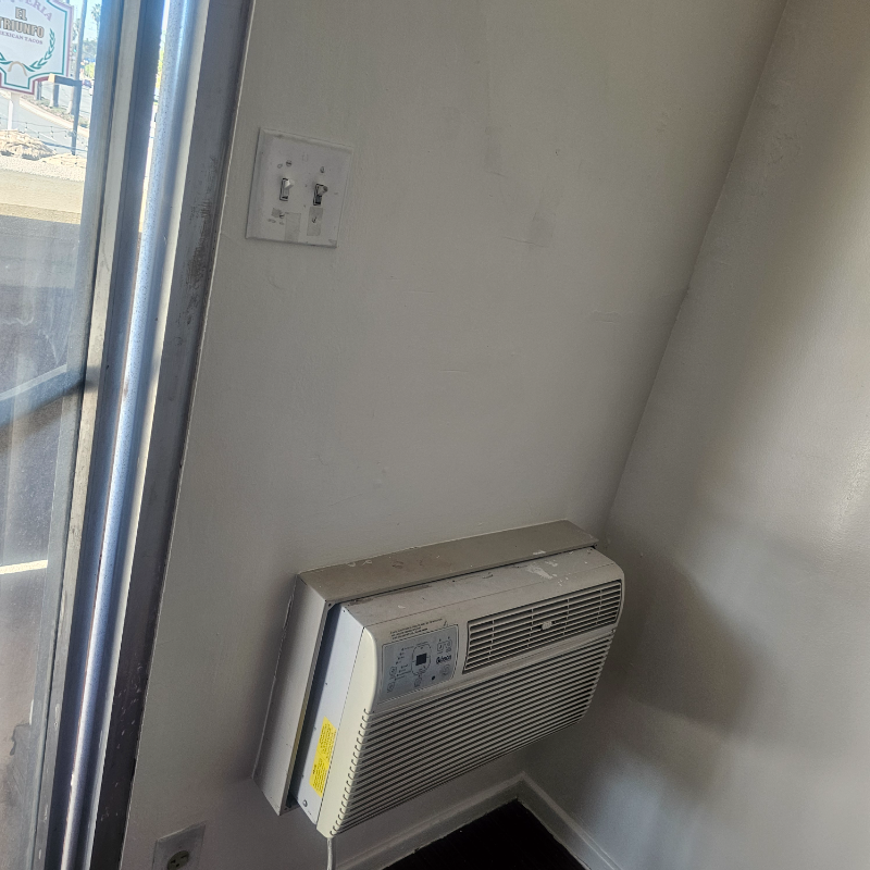 918 W Lincoln Ave - Photo 4 of 9