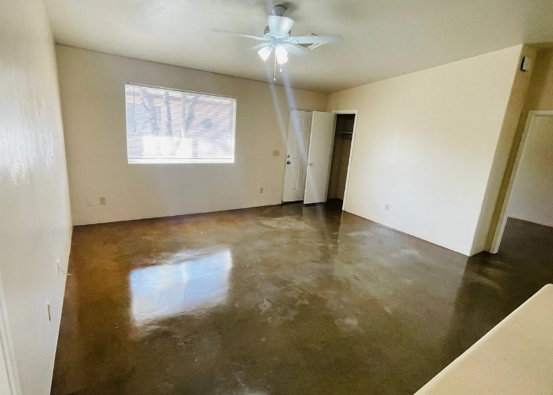 1188 N Riverview Blvd #2 - Photo 3 of 20