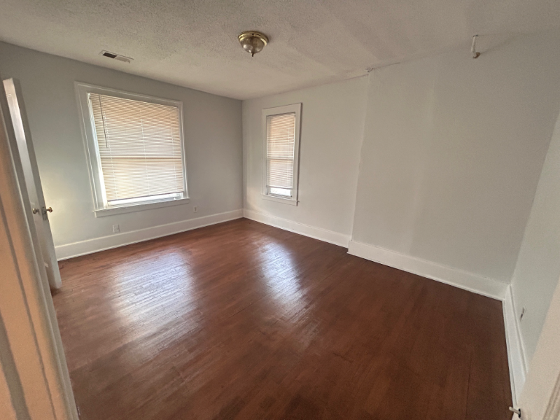 2454 Virginia Park St - Photo 5 of 10