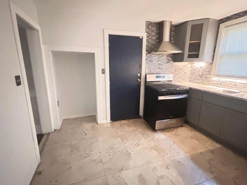 2454 Virginia Park St - Photo 6 of 10