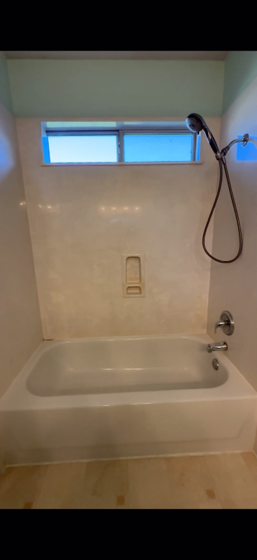 203 Brooke St - Photo 3 of 9