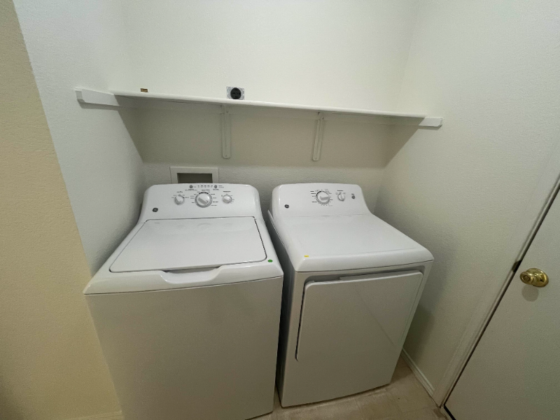 203 Brooke St - Photo 6 of 9