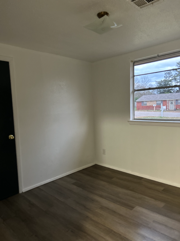 507 Woodvale Rd - Photo 6 of 11