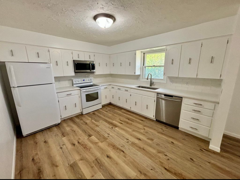 14112 Pine St - Photo 3 of 12