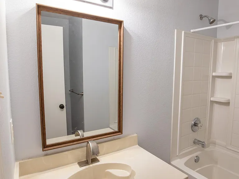 8014 Stowe Springs Ln - Photo 3 of 10