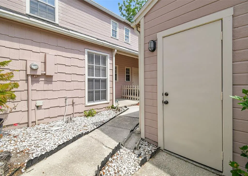 9473 Forest Hills Pl - Photo 2 of 20