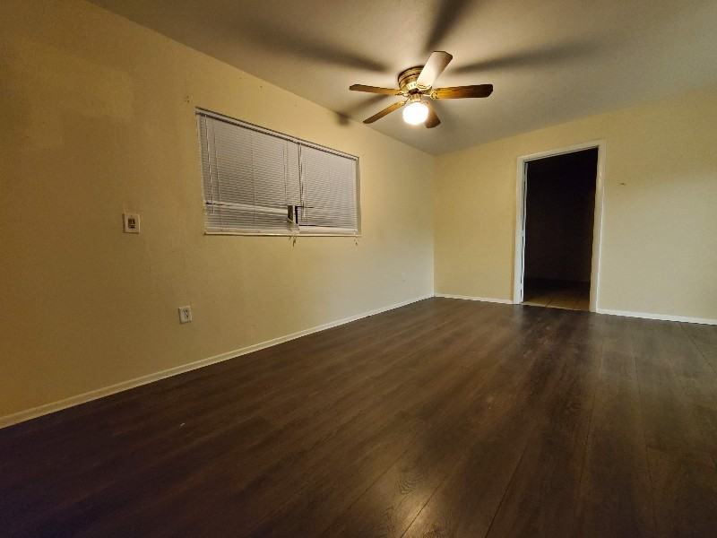 820 Pineland Ave - Photo 5 of 12