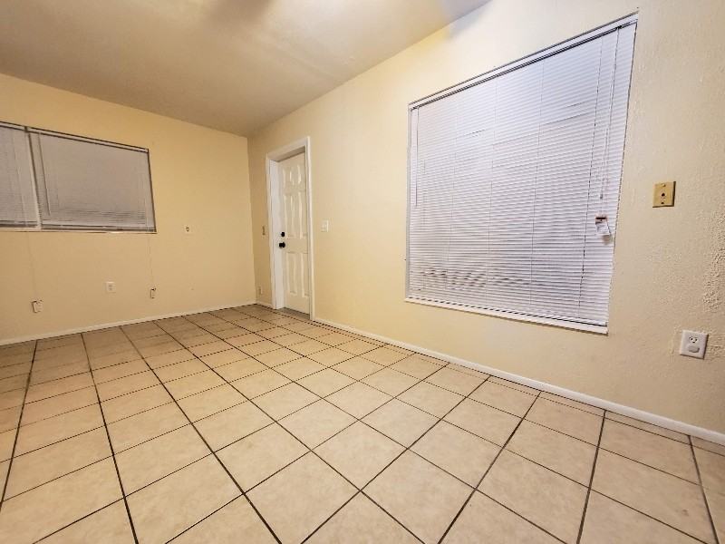 820 Pineland Ave - Photo 6 of 12